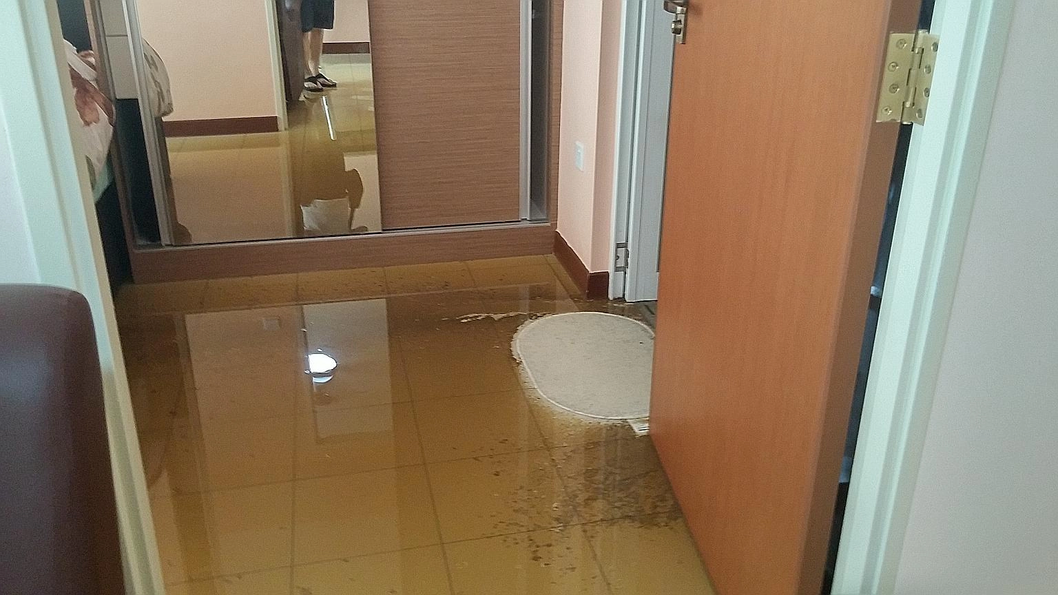 photo inside a flooding house